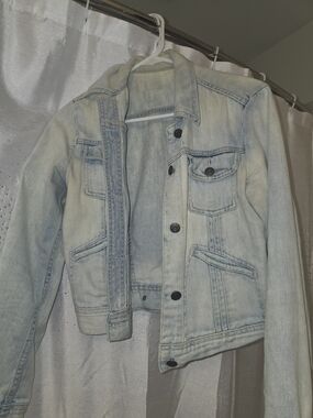 Gap Light Wash Denim Jacket - Women's Casual Jacket